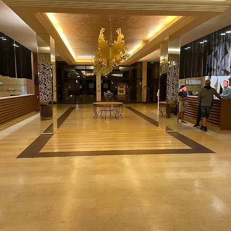 Royal & Апартаменты *